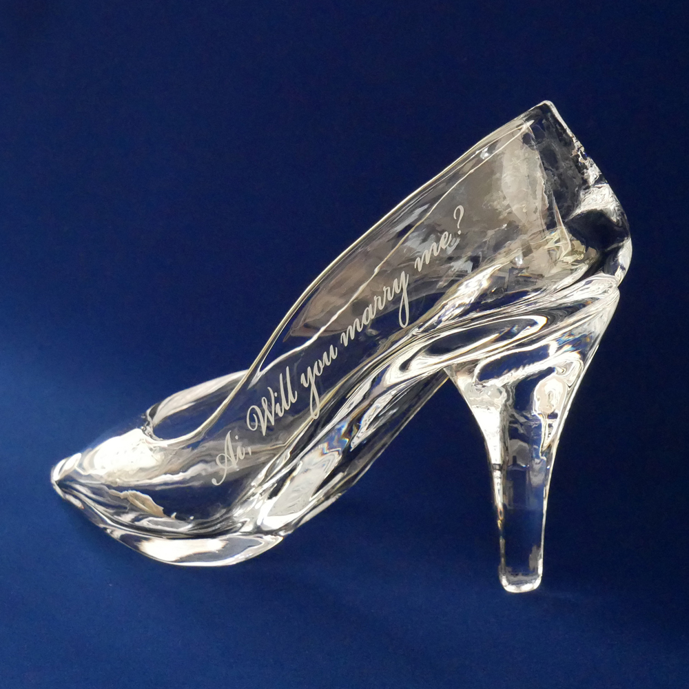 ガラスの靴エマ彫刻例